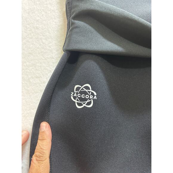 Zaggora HotPants Women's Fold Down Cropped Workout Leggings L Capris Black - Picture 5 of 7